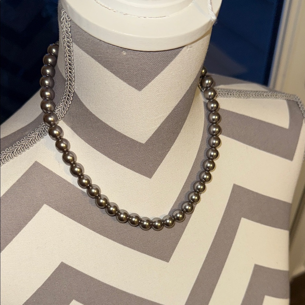 Elegant Gray Pearl Necklace